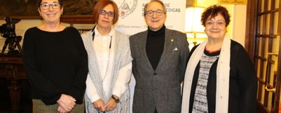 Ana Fernández de Garayalde, Elena Aldasoro, Ricardo Franco Vicario y Celina Pereda, momentos antes de iniciar las conferencias